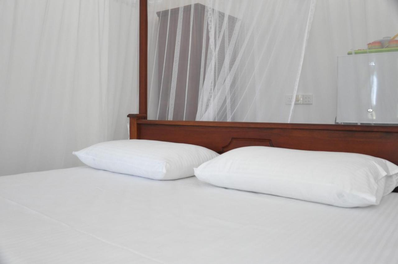 The Ocean Bed & Breakfast Unawatuna Luaran gambar