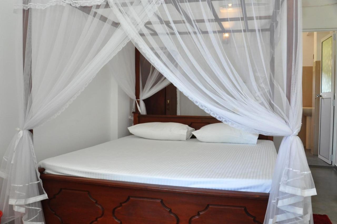 The Ocean Bed & Breakfast Unawatuna Luaran gambar