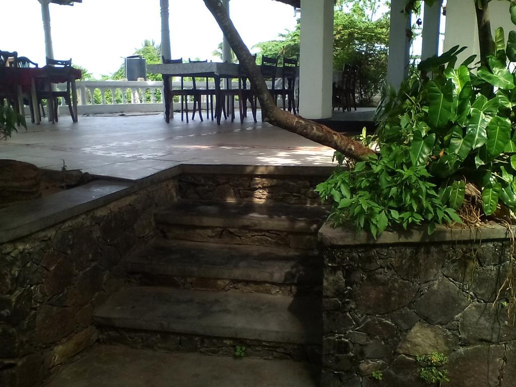 The Ocean Bed & Breakfast Unawatuna Luaran gambar